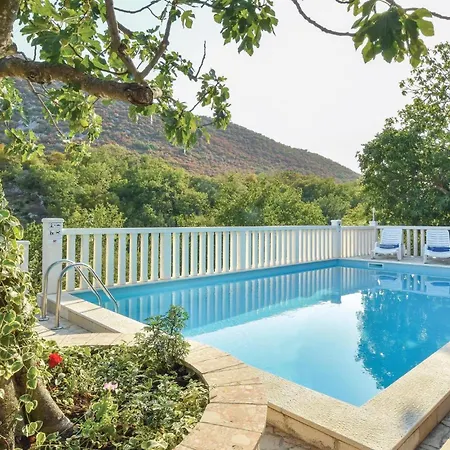 Holiday home 3 Bedroom Lovely Home In Kucice Kucice