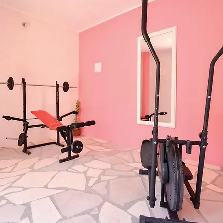 3 Bedroom Lovely Home In Kucice Kucice