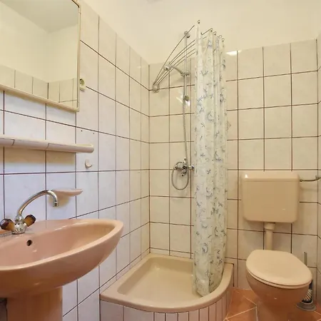 3 Bedroom Lovely Home In Kucice Holiday home Kucice