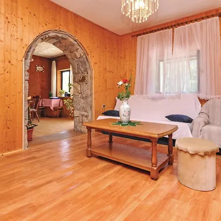 3 Bedroom Lovely Home In Kucice Holiday home
