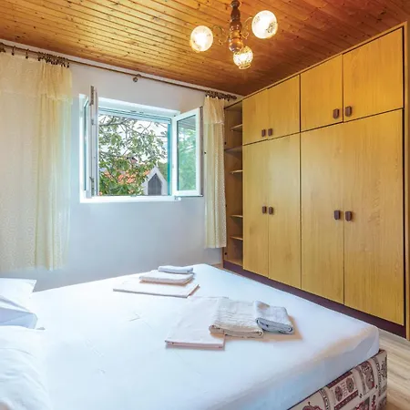 Holiday home 3 Bedroom Lovely Home In Kucice Kucice