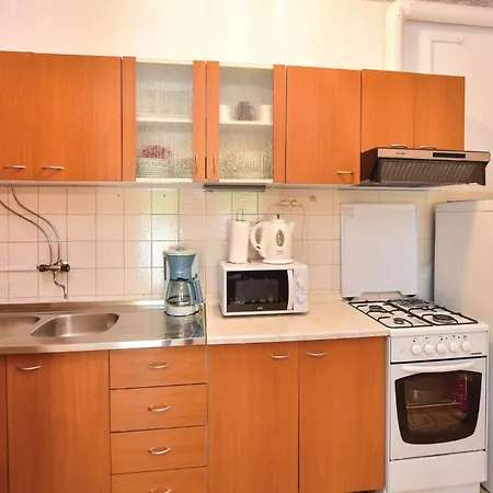 3 Bedroom Lovely Home In Kucice